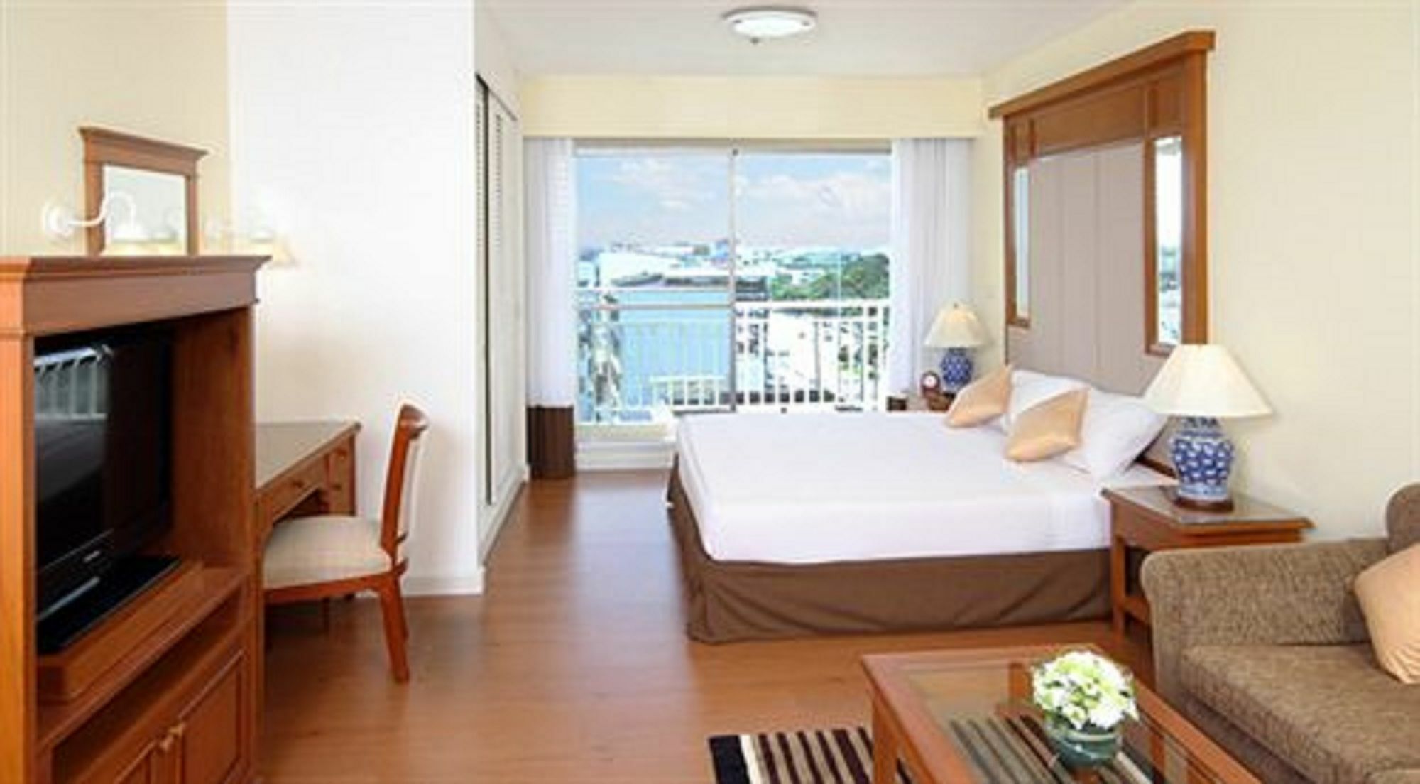 Kameo Grand Hotel & Serviced Apartment, Ράγιονγκ Εξωτερικό φωτογραφία