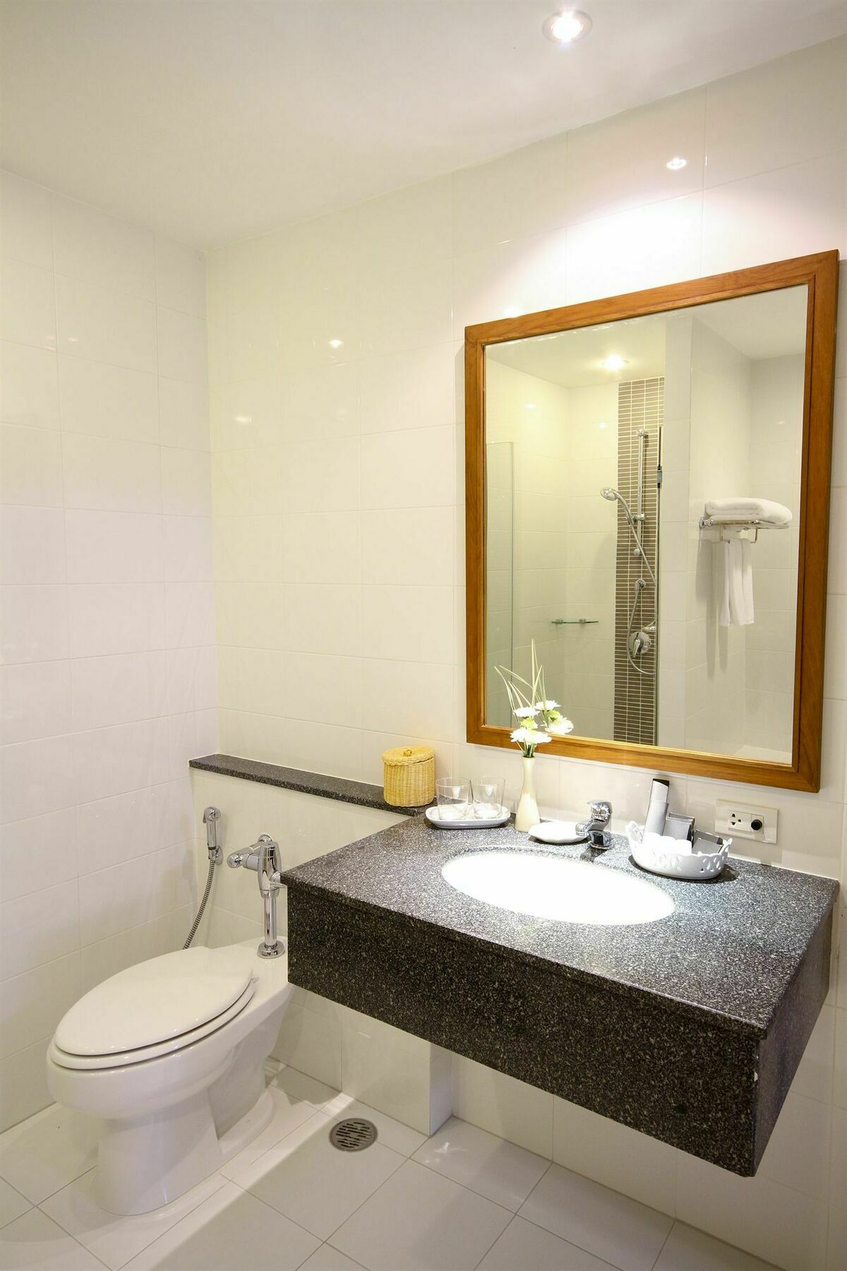 Kameo Grand Hotel & Serviced Apartment, Ράγιονγκ Εξωτερικό φωτογραφία