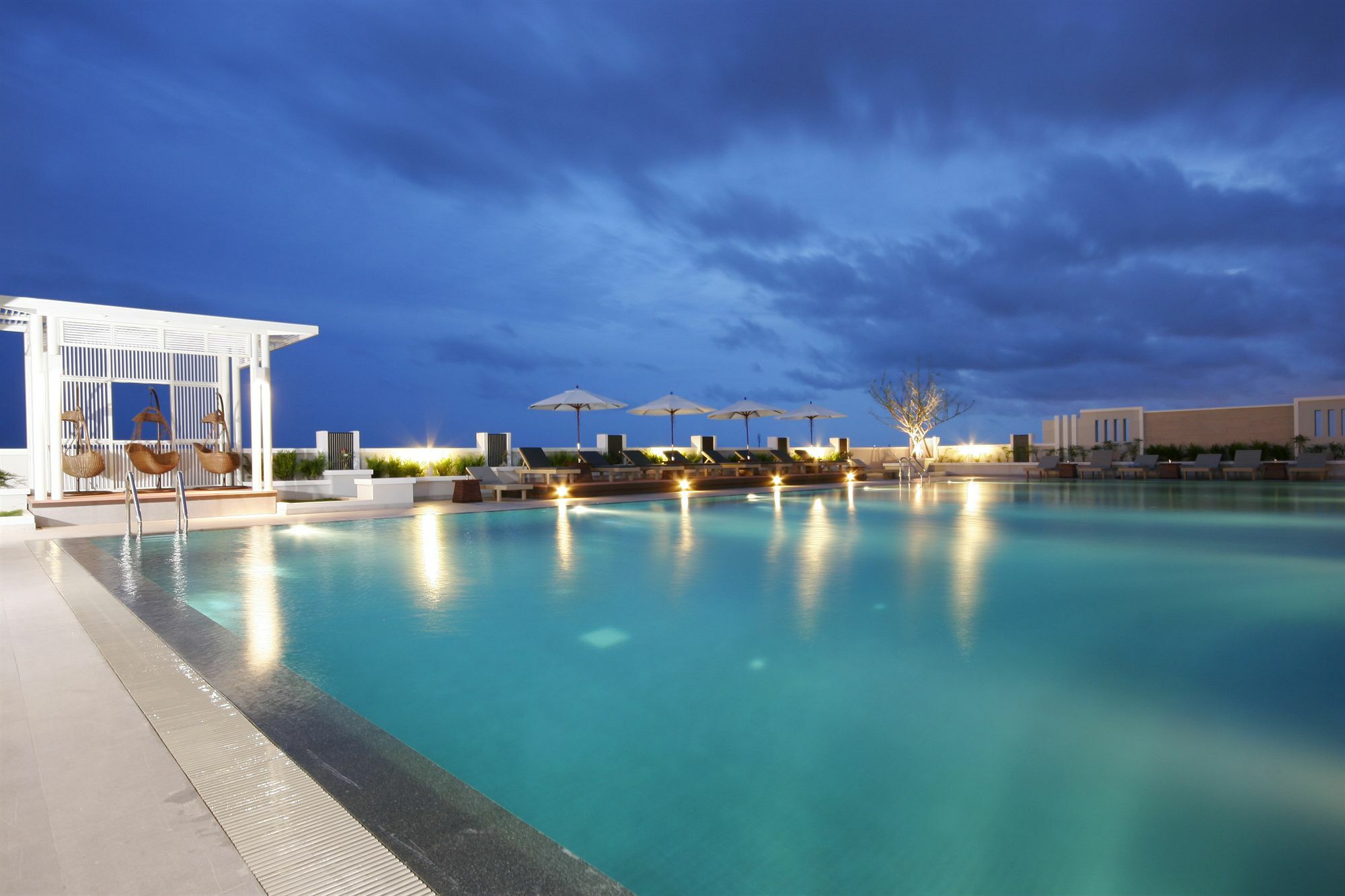 Kameo Grand Hotel & Serviced Apartment, Ράγιονγκ Εξωτερικό φωτογραφία